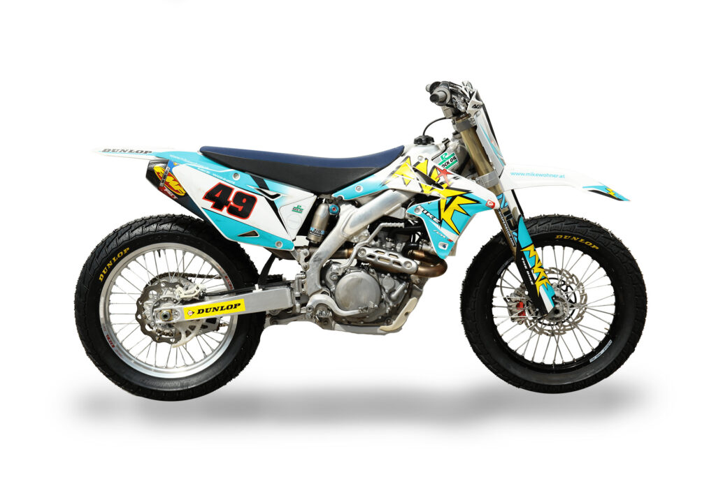 Türkis-gelbes Flattrack Bike Suzuki RMZ 450 von Mike Wohner.